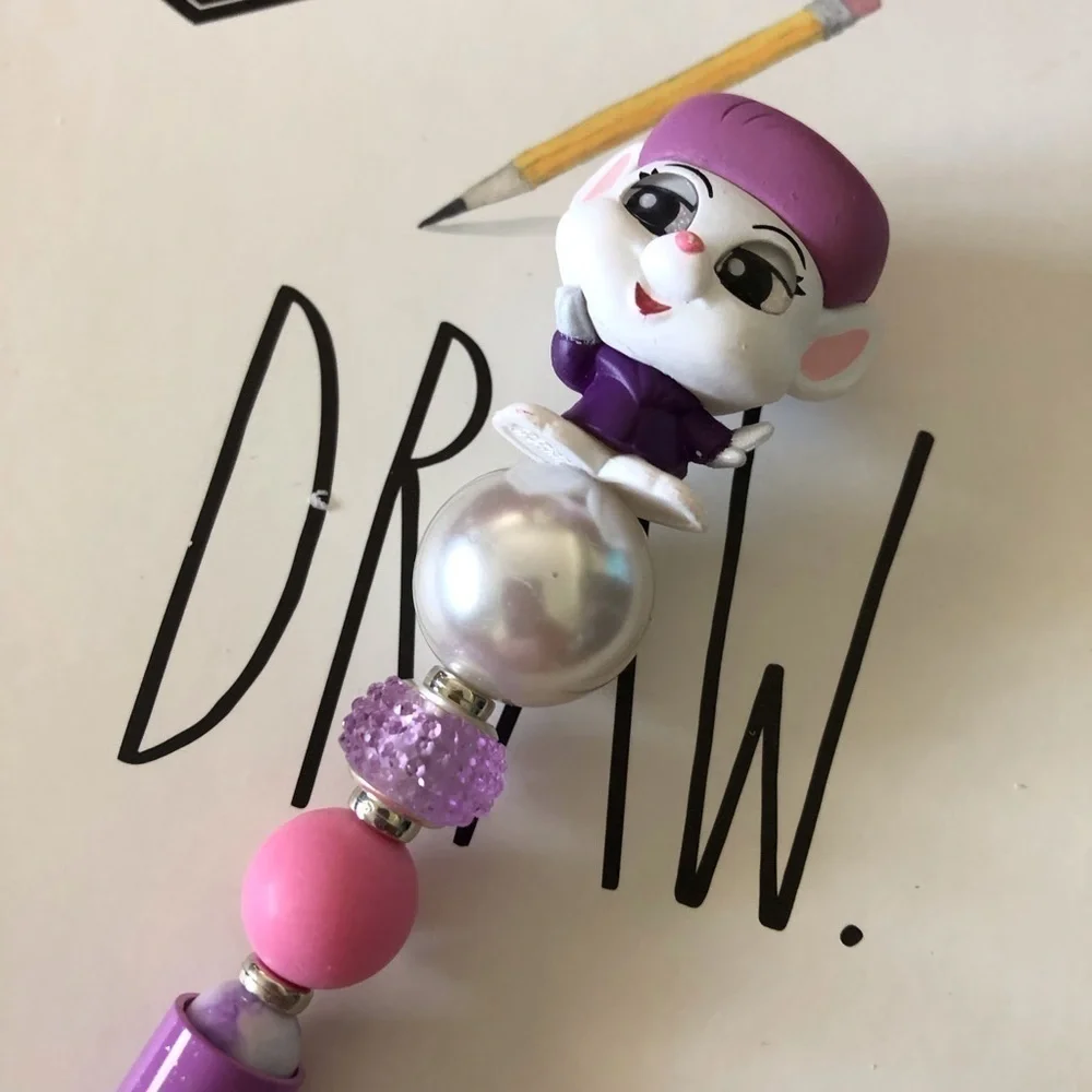 Disney Doorables: The Rescuers: Miss Bianca handmade beaded pen